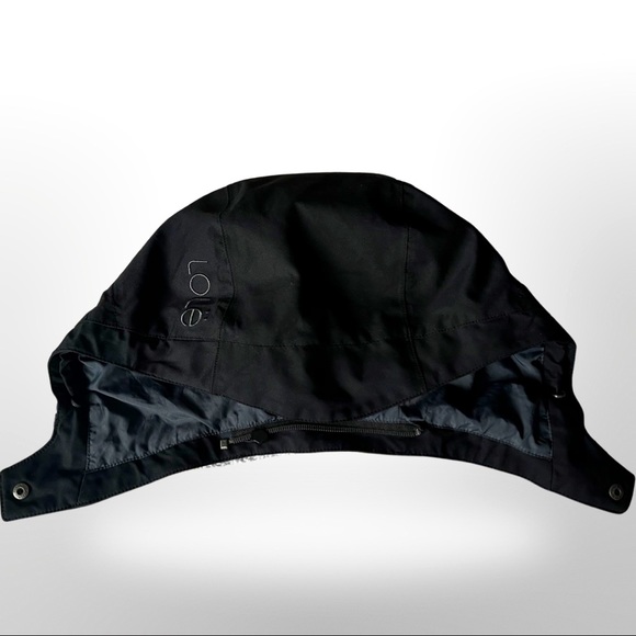 Ski Jacket detachable hood - Picture 2 of 3